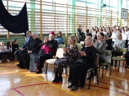 Rok szkolny 2022-2023 - 37 - Wizyta ksi⌐dza Biskupa Edwarda Biaêogêowskiego